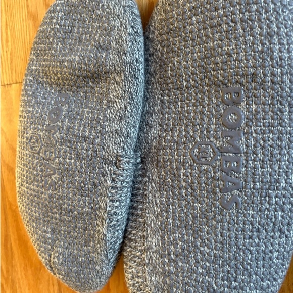 Bombas Gray Men’s Cozy Knit Nonslip Gripper Slippers XL 13-15